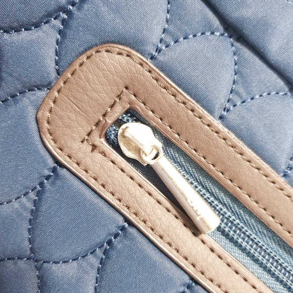Lug Trotter Handbag in Navy Blue - Picture 3 of 10